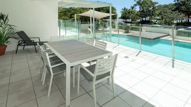 Three Bedroom Swimout Apartment