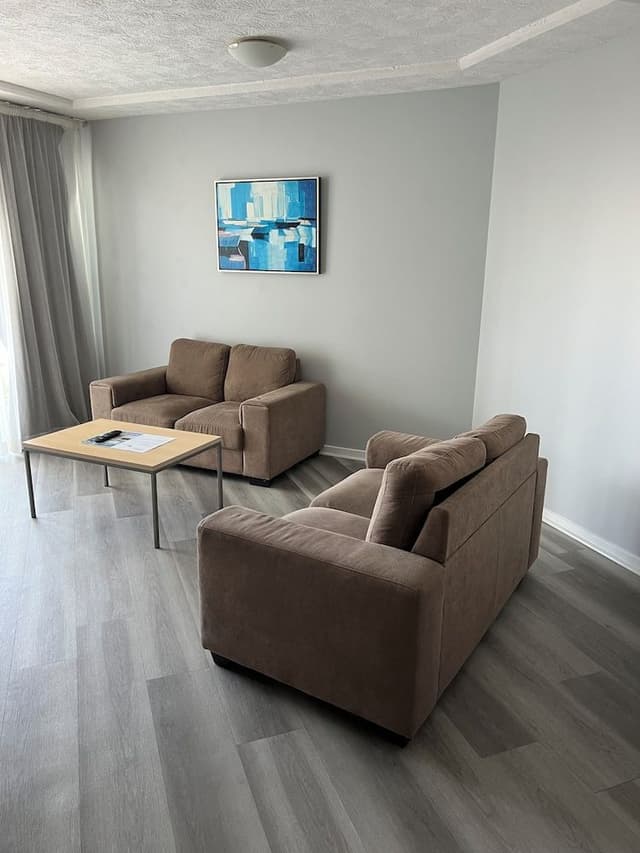 One Bedroom #2081