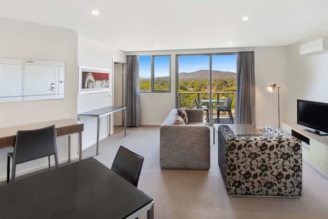 One Bedroom Apartment, 1 Queen Bed