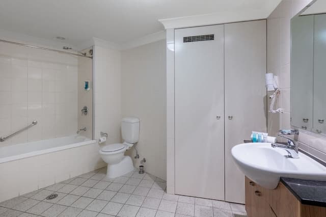 Two Bedroom Apartment with Kitchen