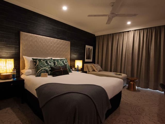 Deluxe Room, 1 Queen Bed, Mountain View