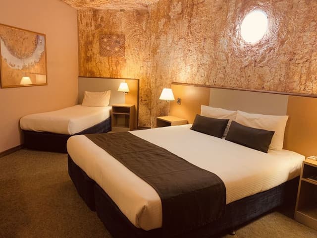 Underground Family Triple Room