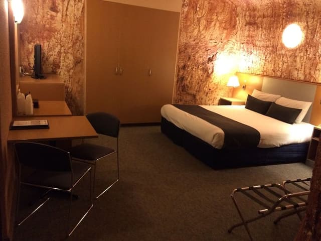 Underground Family Triple Room