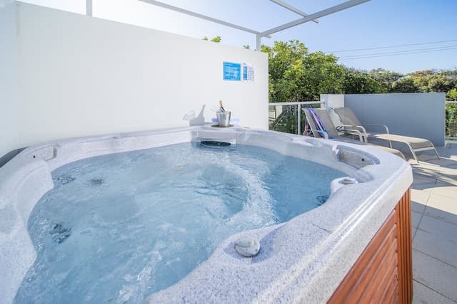 Three Bedroom Villa with Spa