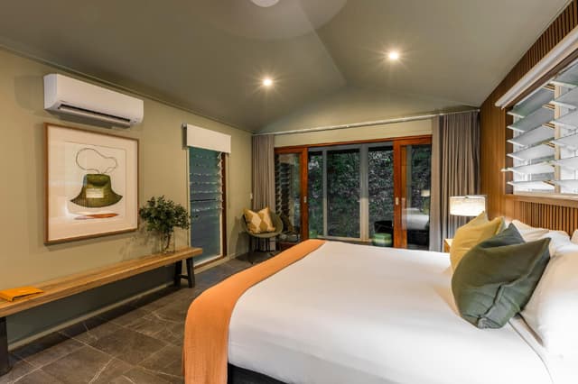Rainforest Bayan Room