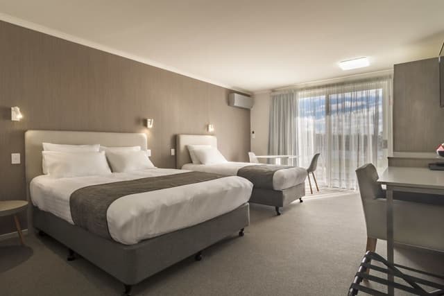 Suite Queen and Single