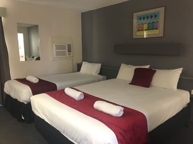 Interconnecting 2-Bedroom Apartment