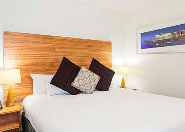 1 King Bed Balcony Non-Smoking