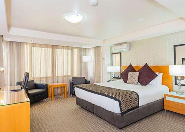 1 King Bed No Smoking