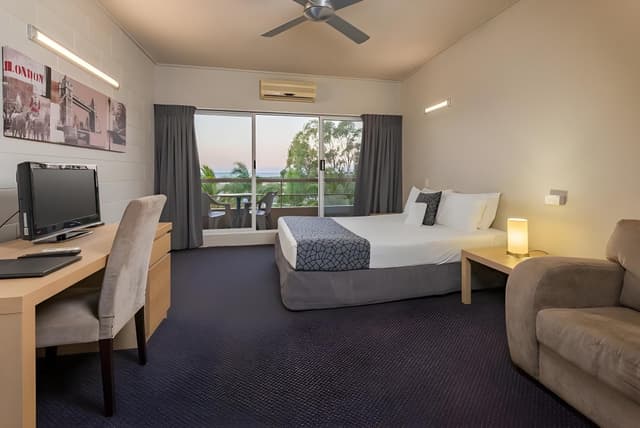 Deluxe Queen Room