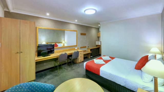 Queen Room - Non-Smoking