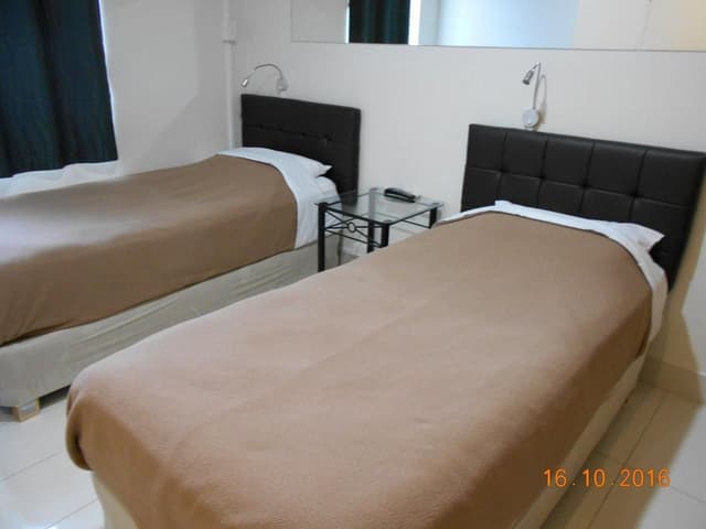 Compact Twin Room