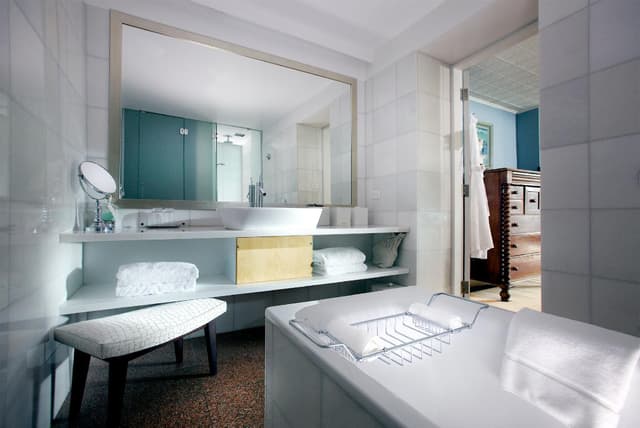 Courtyard Suite