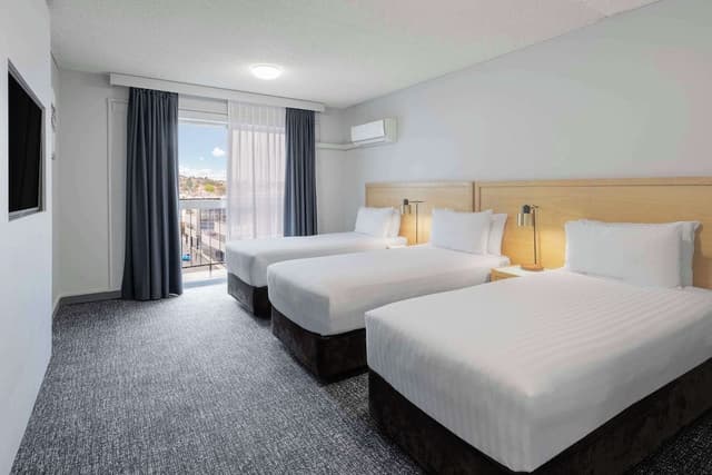 Family Suite, Multiple Beds, Non Smoking, Balcony