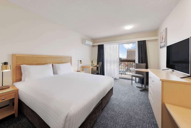Standard Room, 1 King Bed, Non Smoking, Balcony