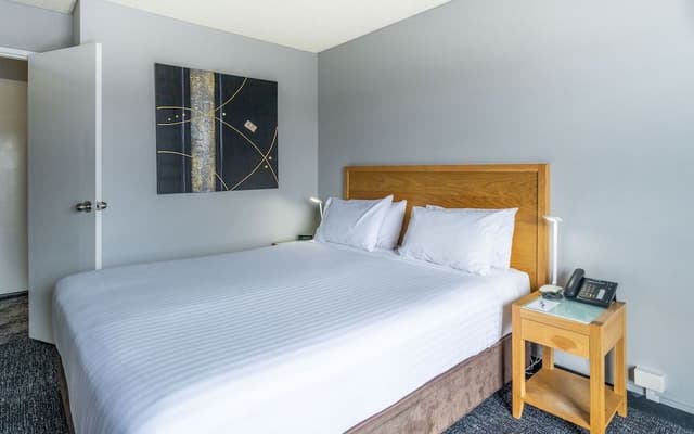 Standard Room, 1 King Bed, Non Smoking, Balcony