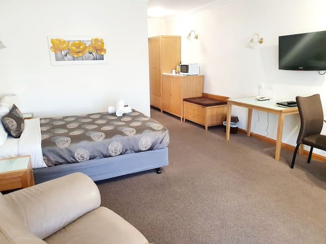 Deluxe Queen Room