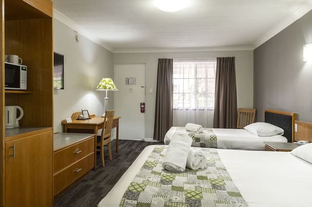 Deluxe Queen Room
