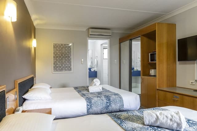 Deluxe Queen Room