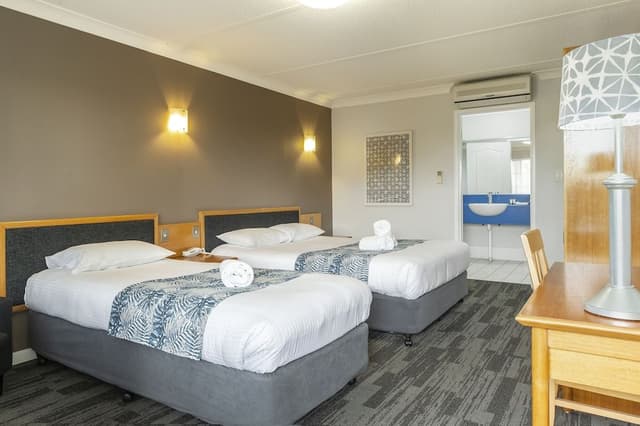 Deluxe Queen Room