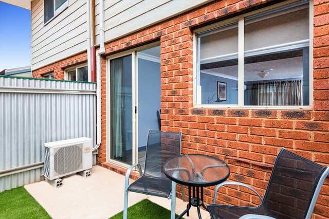 Two Bedroom Townhouse (2 Queen Beds)