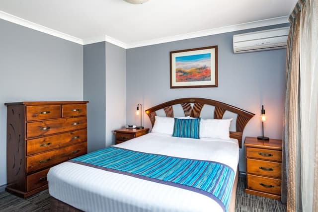 Two Bedroom Townhouse (2 Queen Beds)