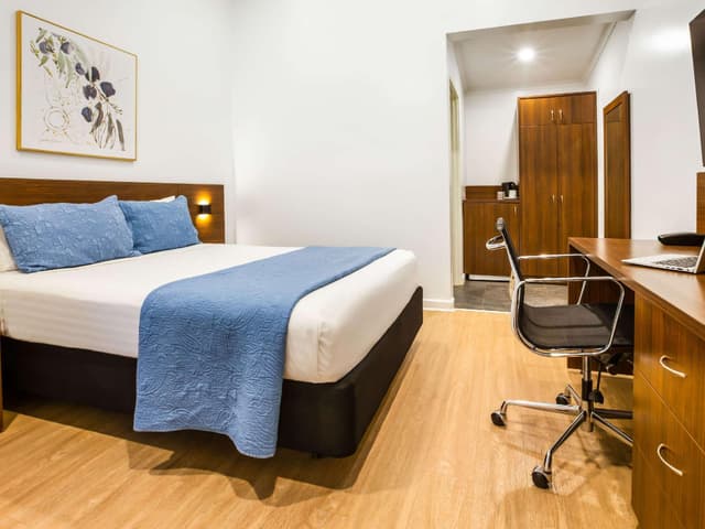 Standard Queen Room