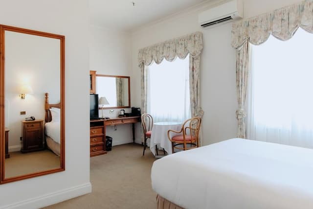 Mountain View Room