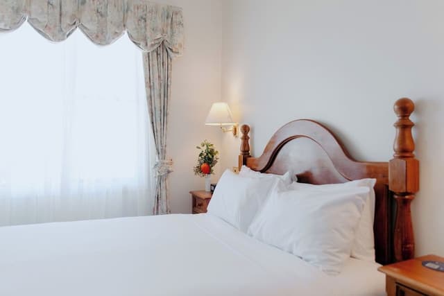 Mountain View Room