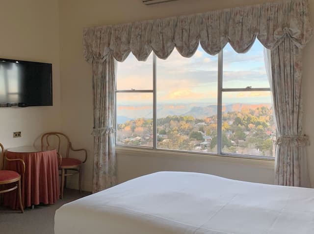 Mountain View Room