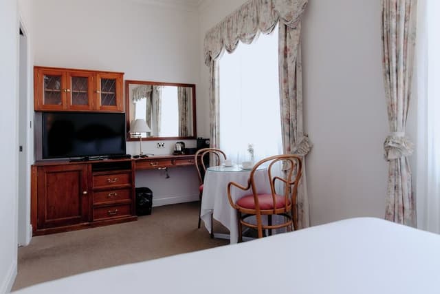 Mountain View Room
