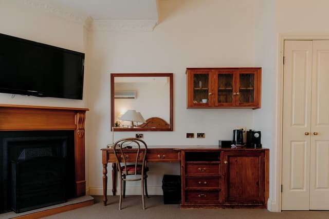 Heritage Spa and Fireplace Room