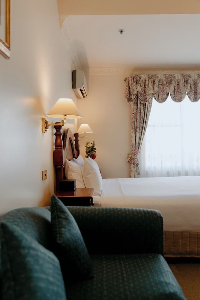 Heritage Spa and Fireplace Room