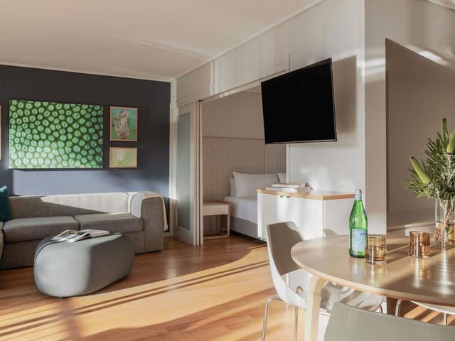 1 Bedroom Pool View Spa Suite
