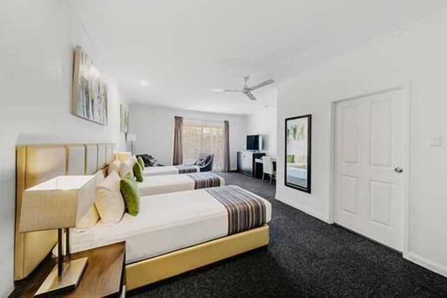 Triple King Room