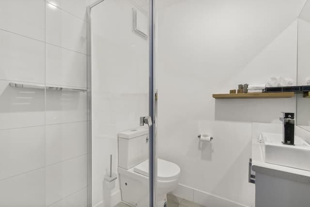 Three Bedroom Apartment - Waterview