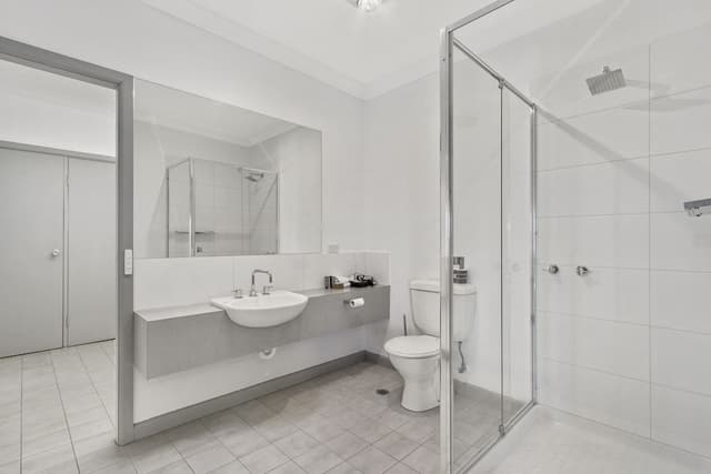 Three Bedroom Apartment - Waterview