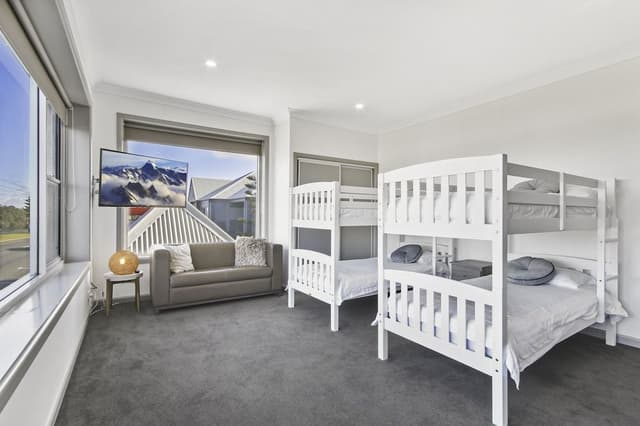 Three Bedroom Apartment - Waterview