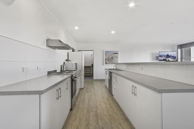 Three Bedroom Apartment - Waterview