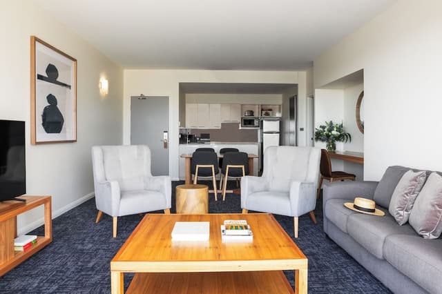Suite, River View