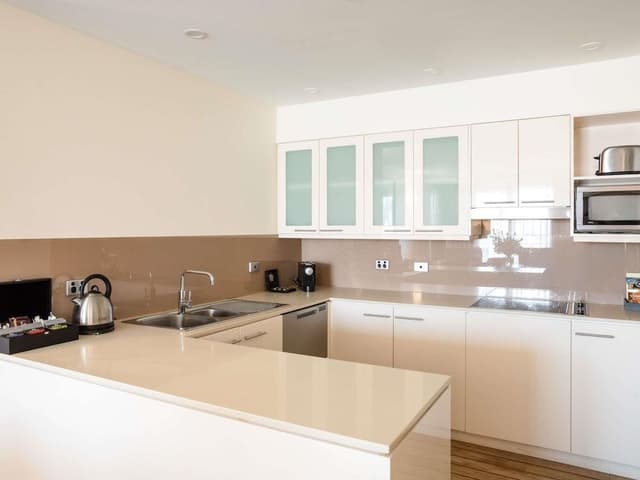 Room, 2 Bedrooms, City View