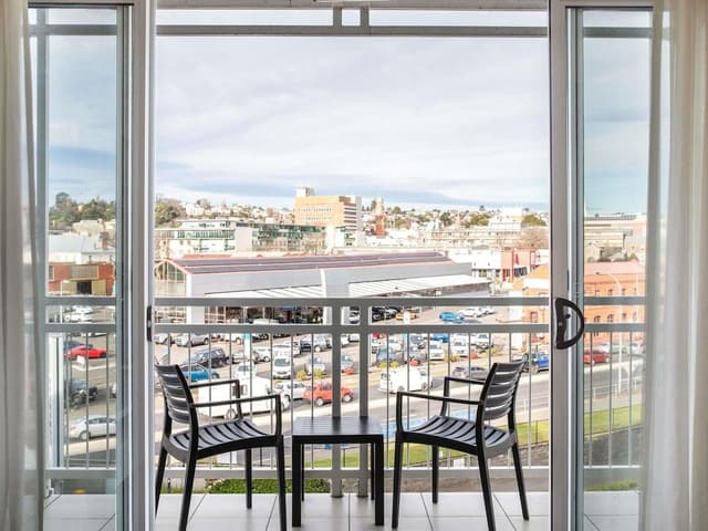 Room, 2 Bedrooms, City View