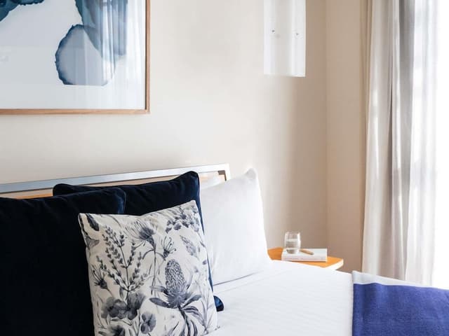 Suite, City View