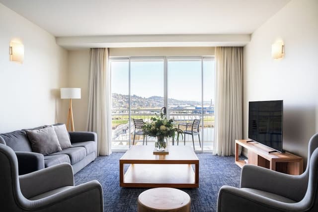 Suite, River View