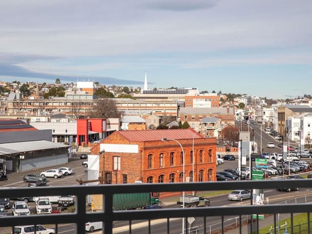 Suite, City View
