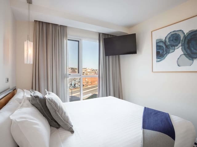 Room, 2 Bedrooms, City View