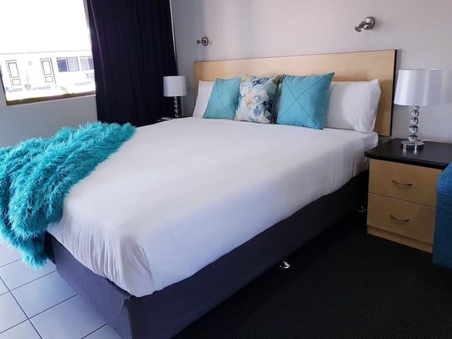 Room, 1 King Bed, Jetted Tub (Non Pet)