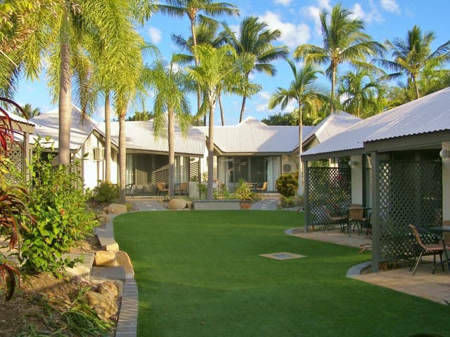Queen Bungalow