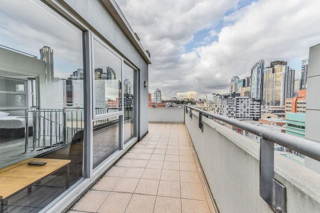 4 Bedrooms Apartment