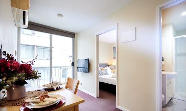 Deluxe One Bedroom Apartment